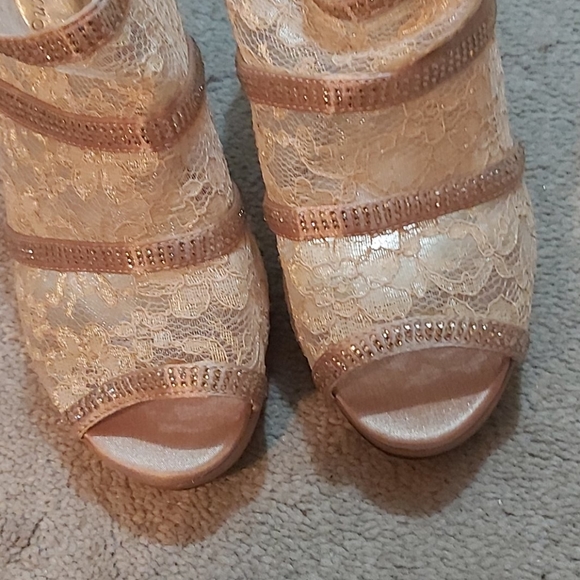 Heels - Picture 6 of 8